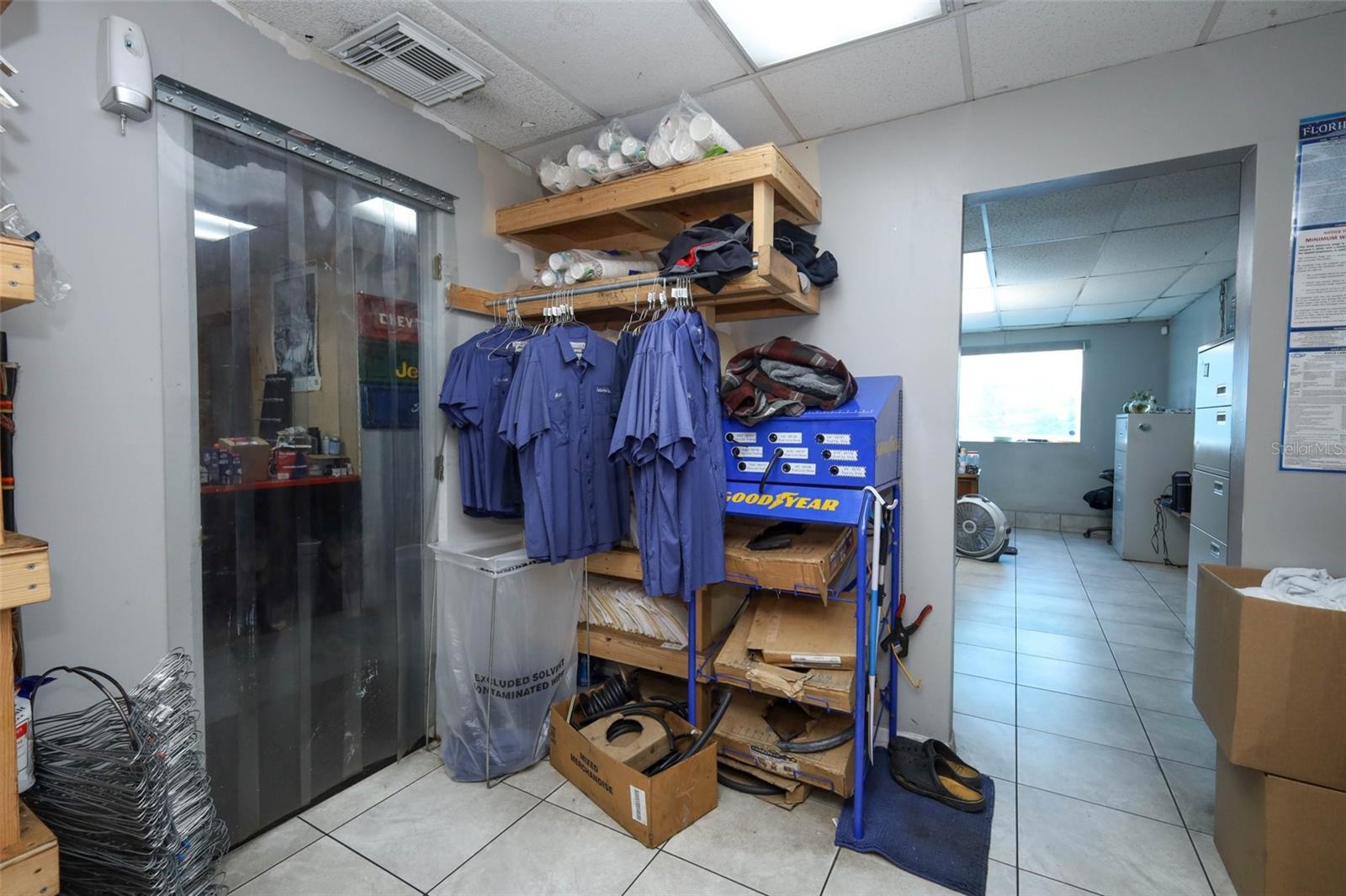 Image 14 of 66 For 4070 Goldenrod Road