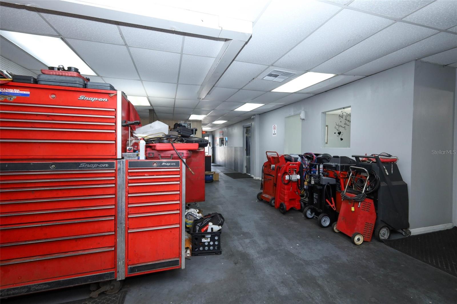 Image 19 of 66 For 4070 Goldenrod Road