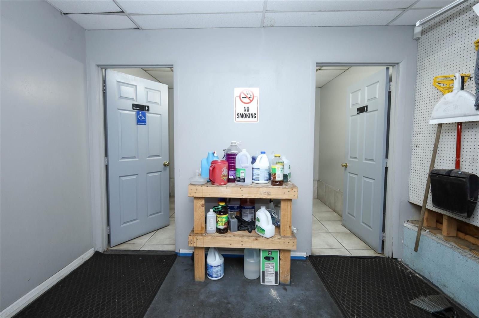 Image 20 of 66 For 4070 Goldenrod Road