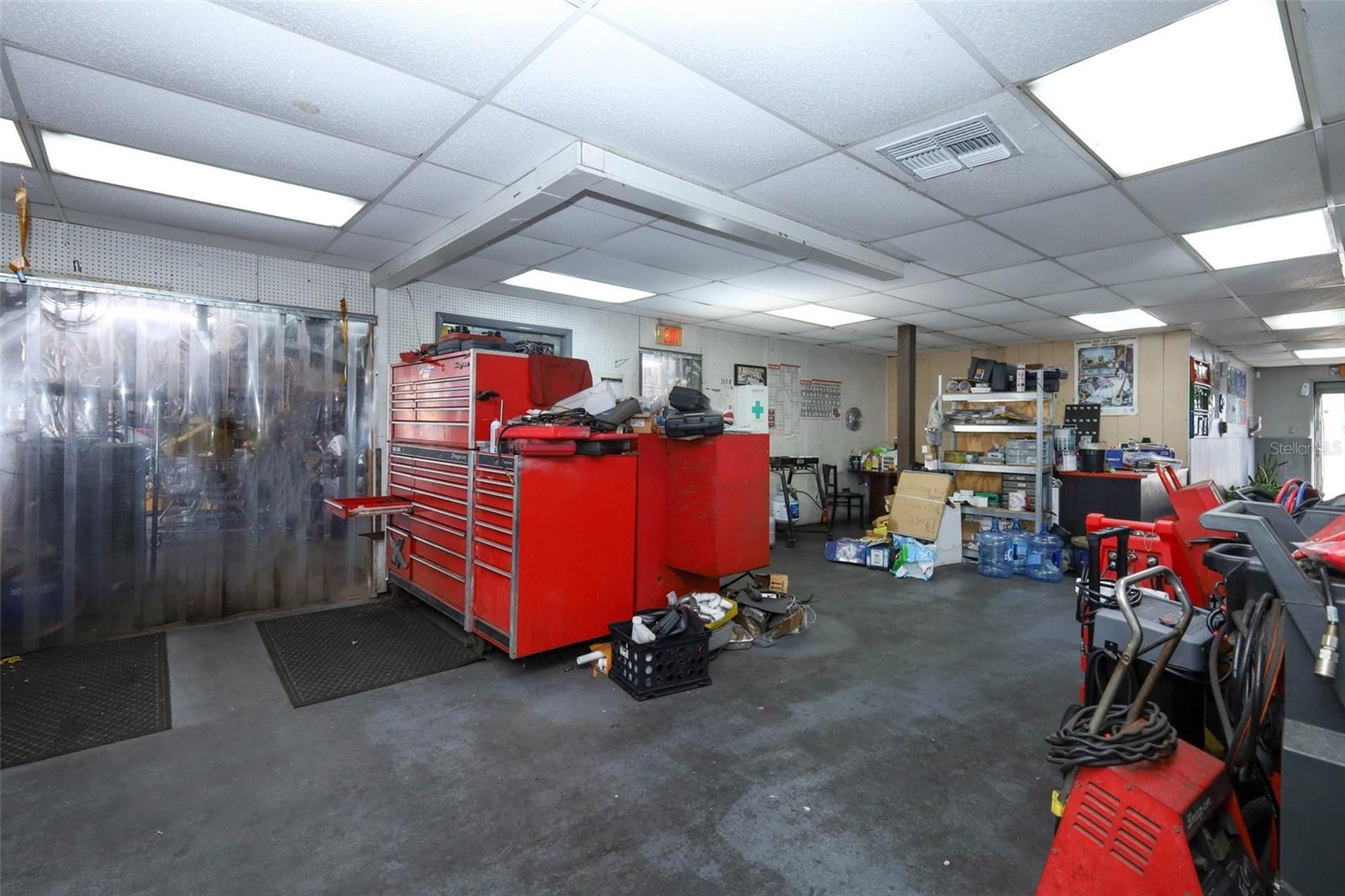 Image 21 of 66 For 4070 Goldenrod Road