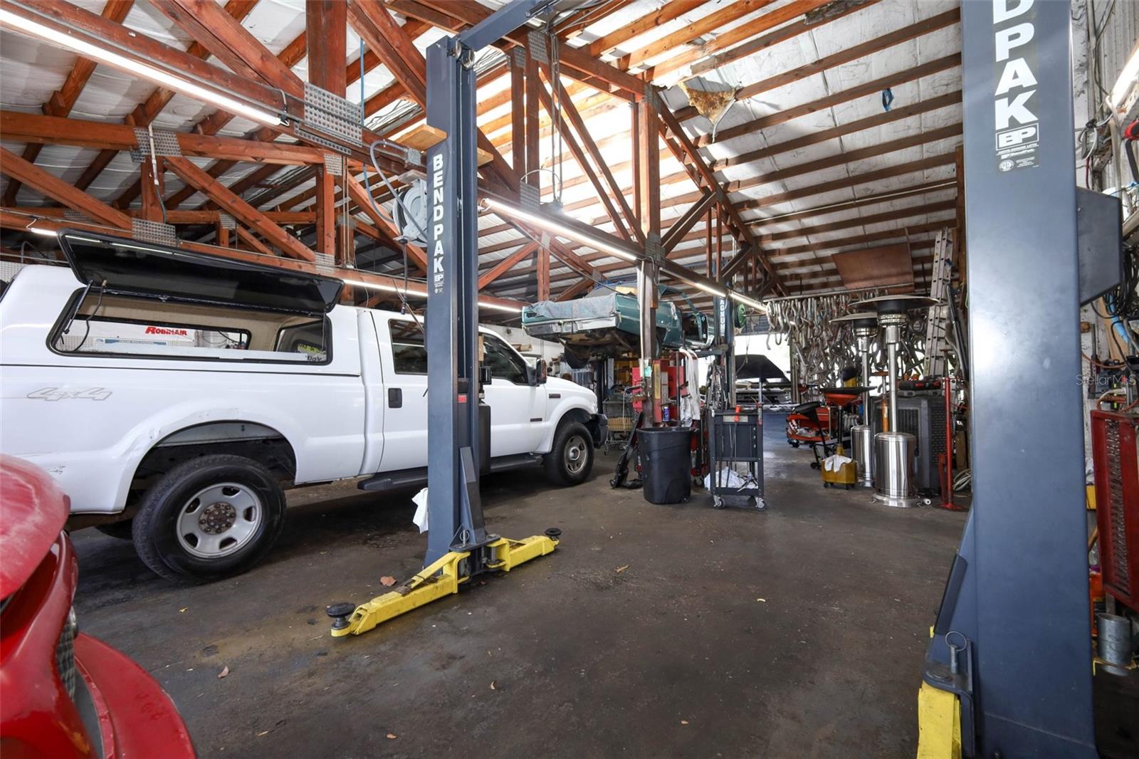 Image 24 of 66 For 4070 Goldenrod Road