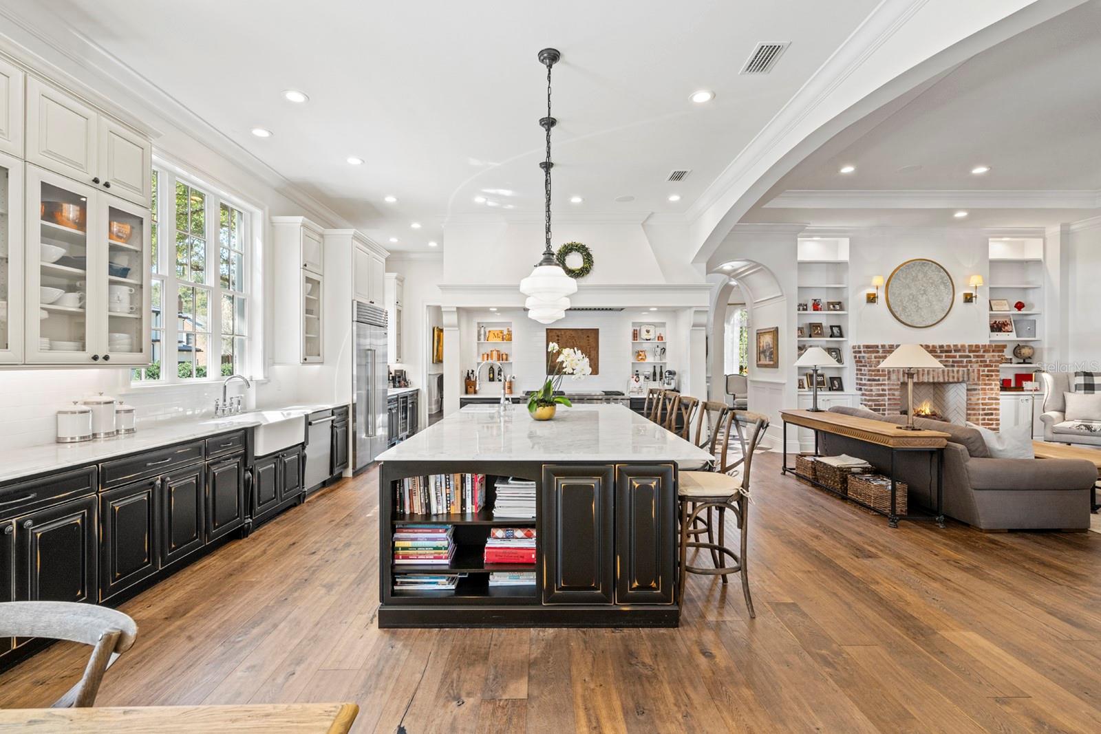 Image 10 of 39 For 2040 Randall Circle