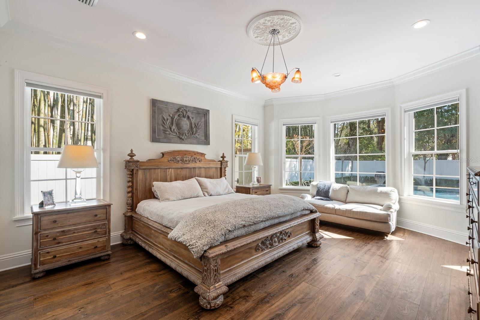 Image 18 of 39 For 2040 Randall Circle