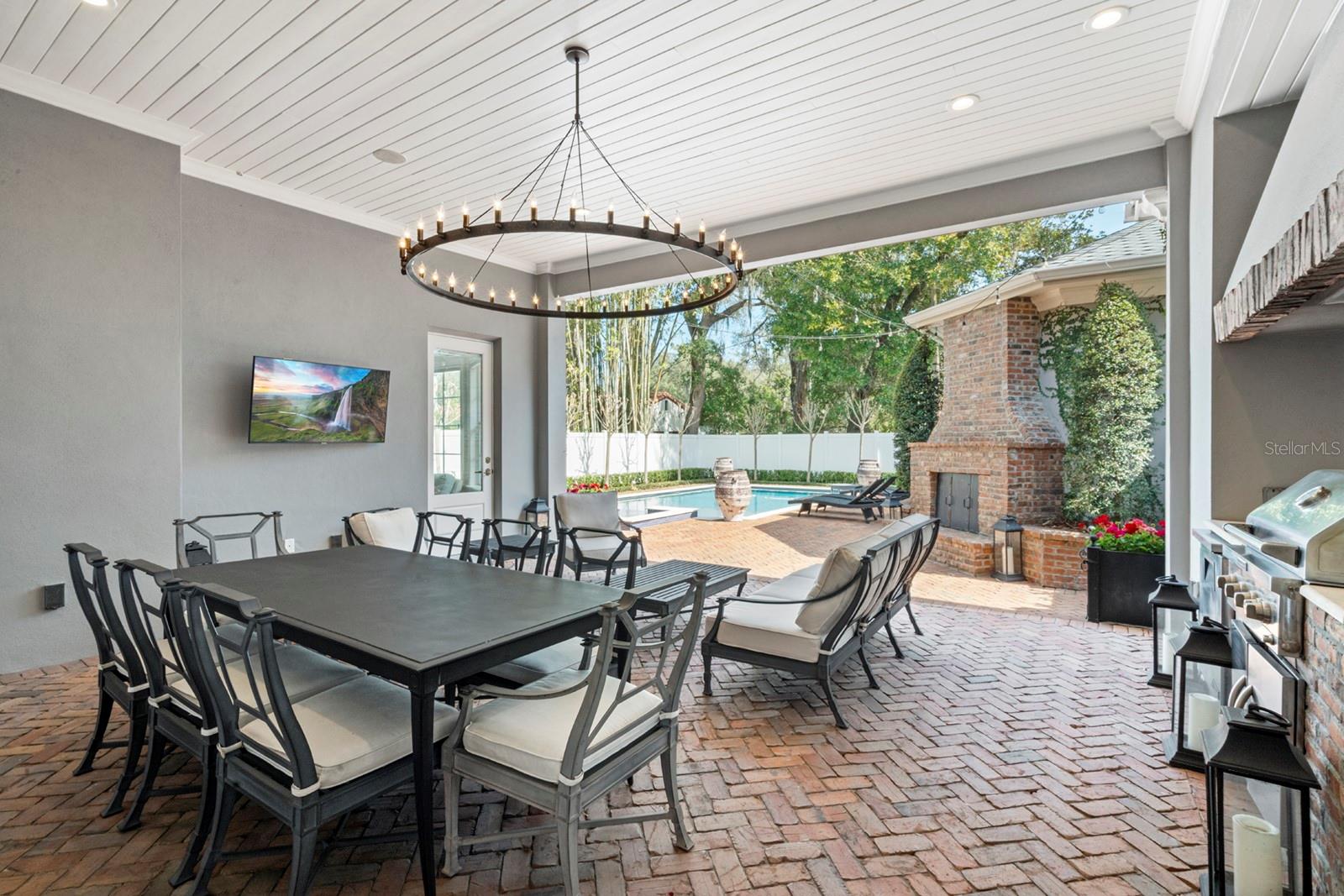 Image 30 of 39 For 2040 Randall Circle