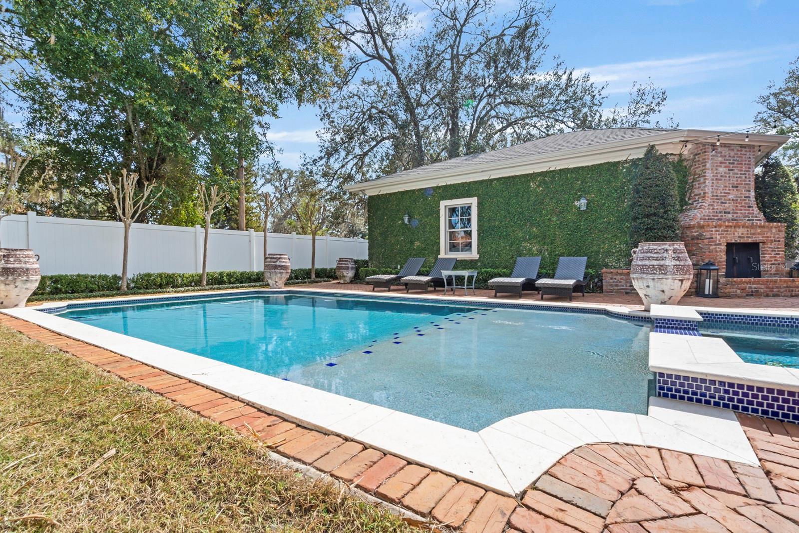 Image 33 of 39 For 2040 Randall Circle