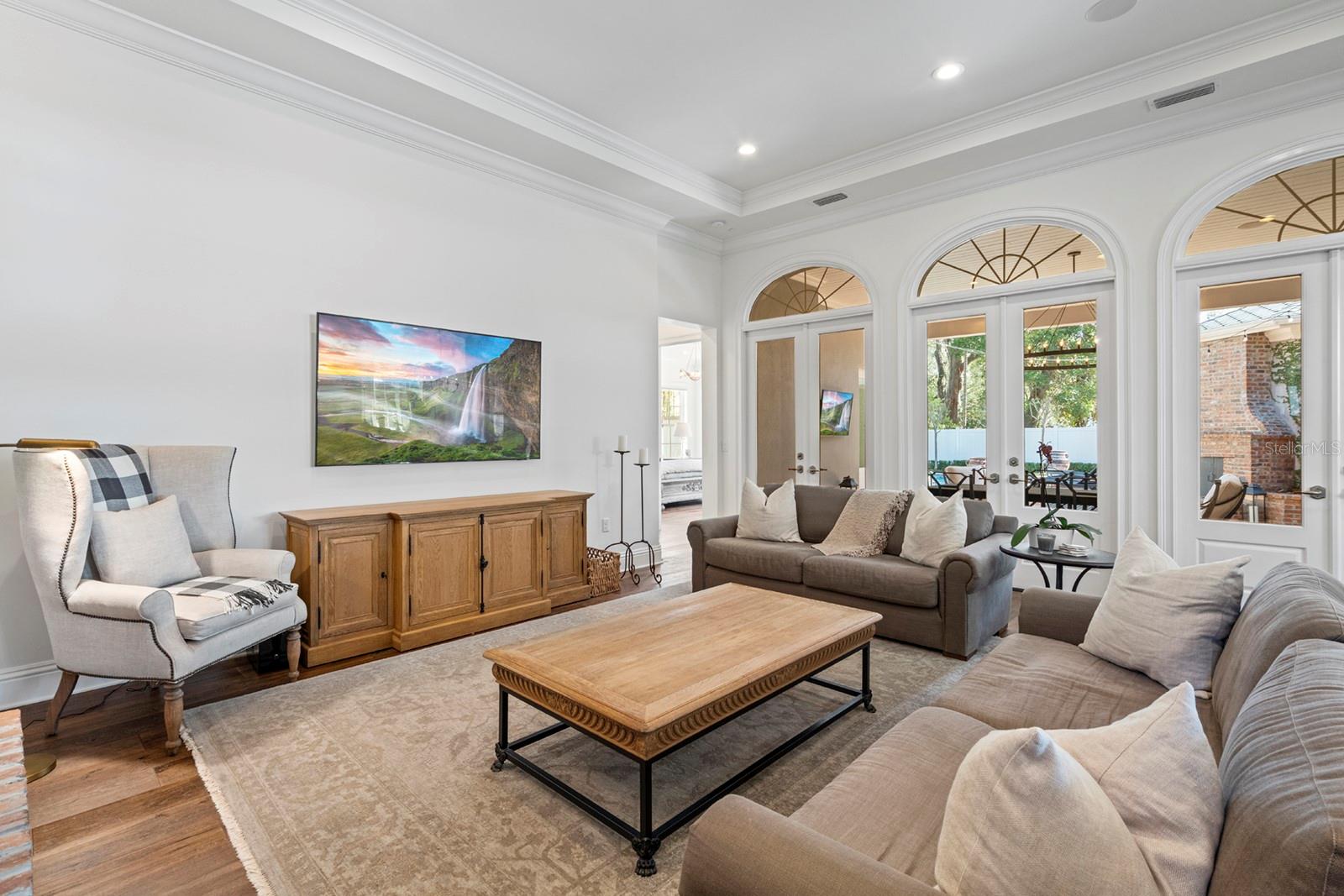 Image 7 of 39 For 2040 Randall Circle