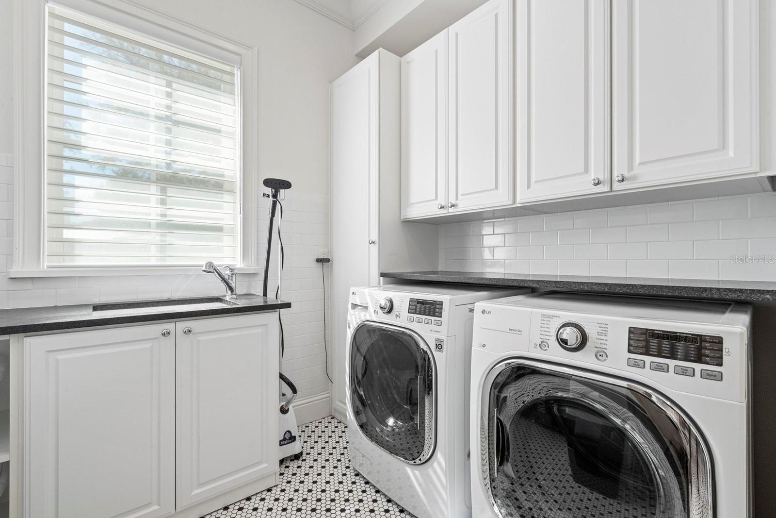 Image 9 of 39 For 2040 Randall Circle