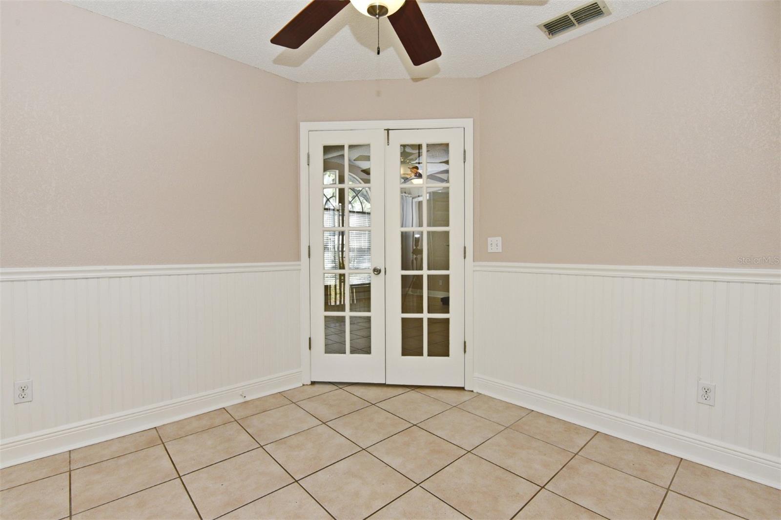 Image 11 of 25 For 952 Bird Bay Court 100