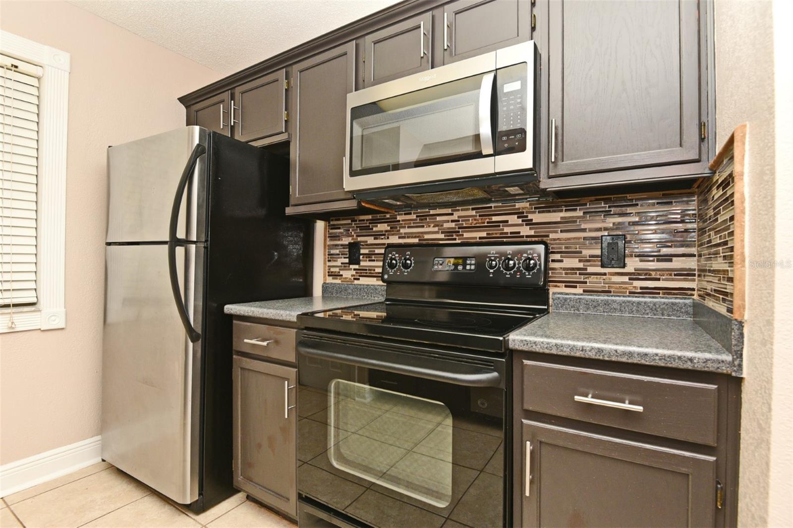 Image 13 of 25 For 952 Bird Bay Court 100