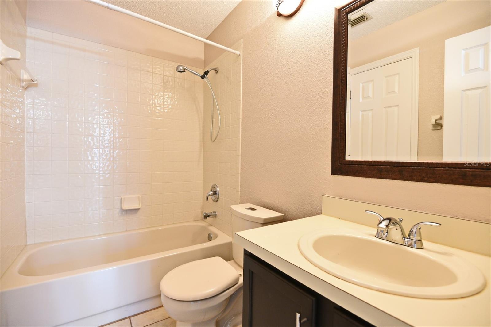 Image 19 of 25 For 952 Bird Bay Court 100