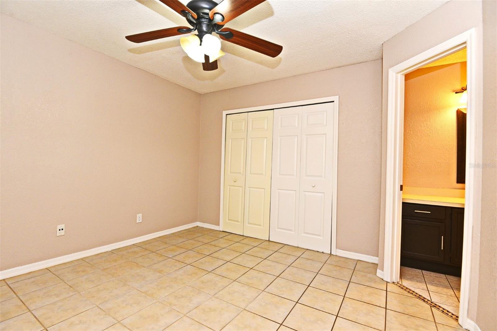 Image 20 of 25 For 952 Bird Bay Court 100