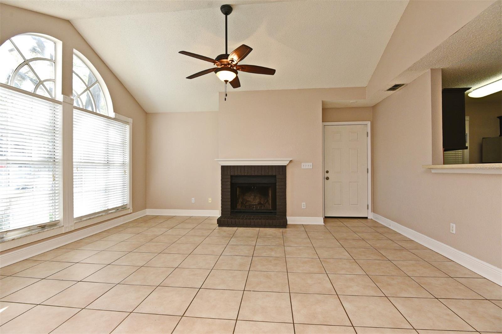 Image 6 of 25 For 952 Bird Bay Court 100