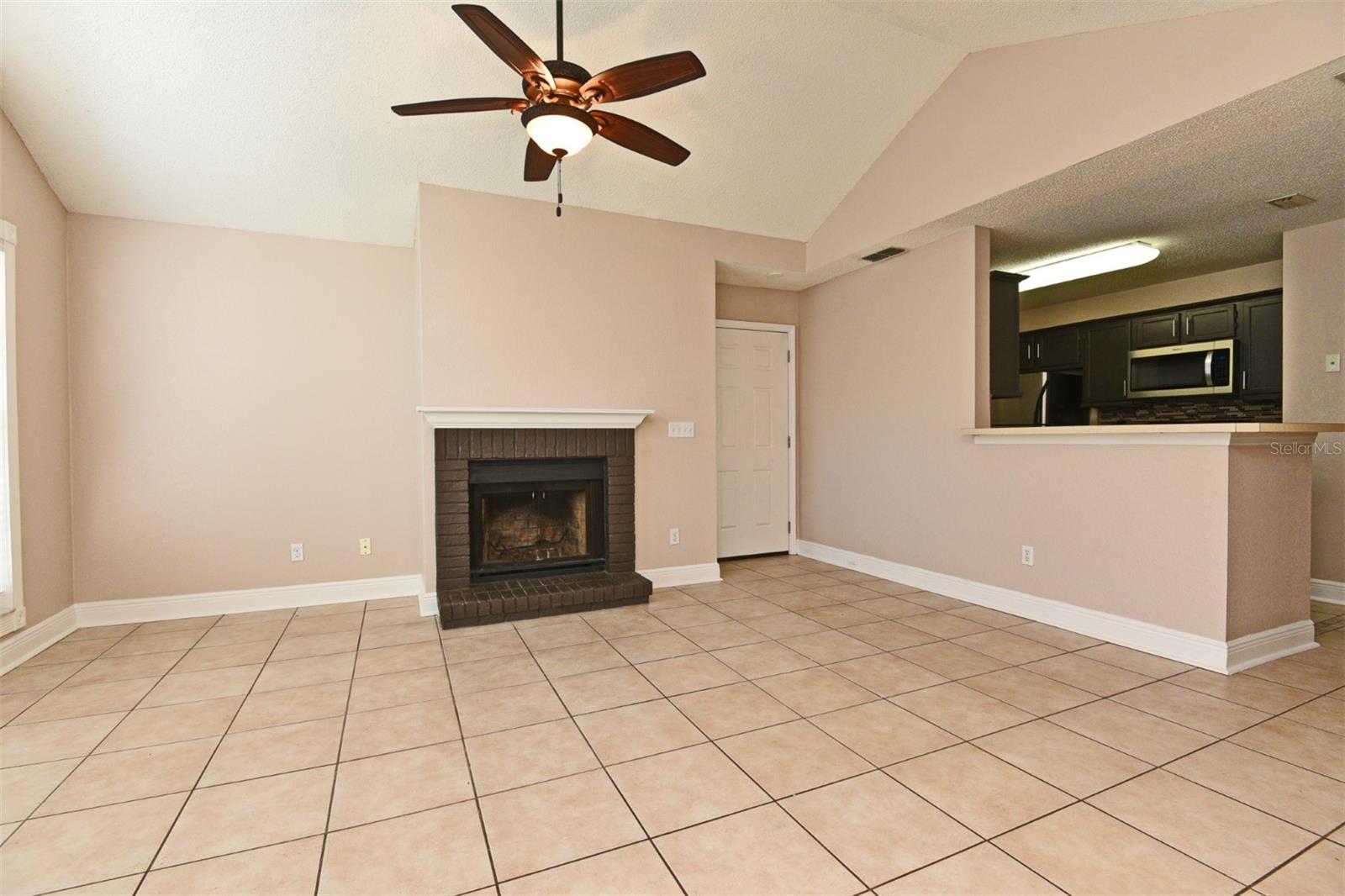 Image 7 of 25 For 952 Bird Bay Court 100