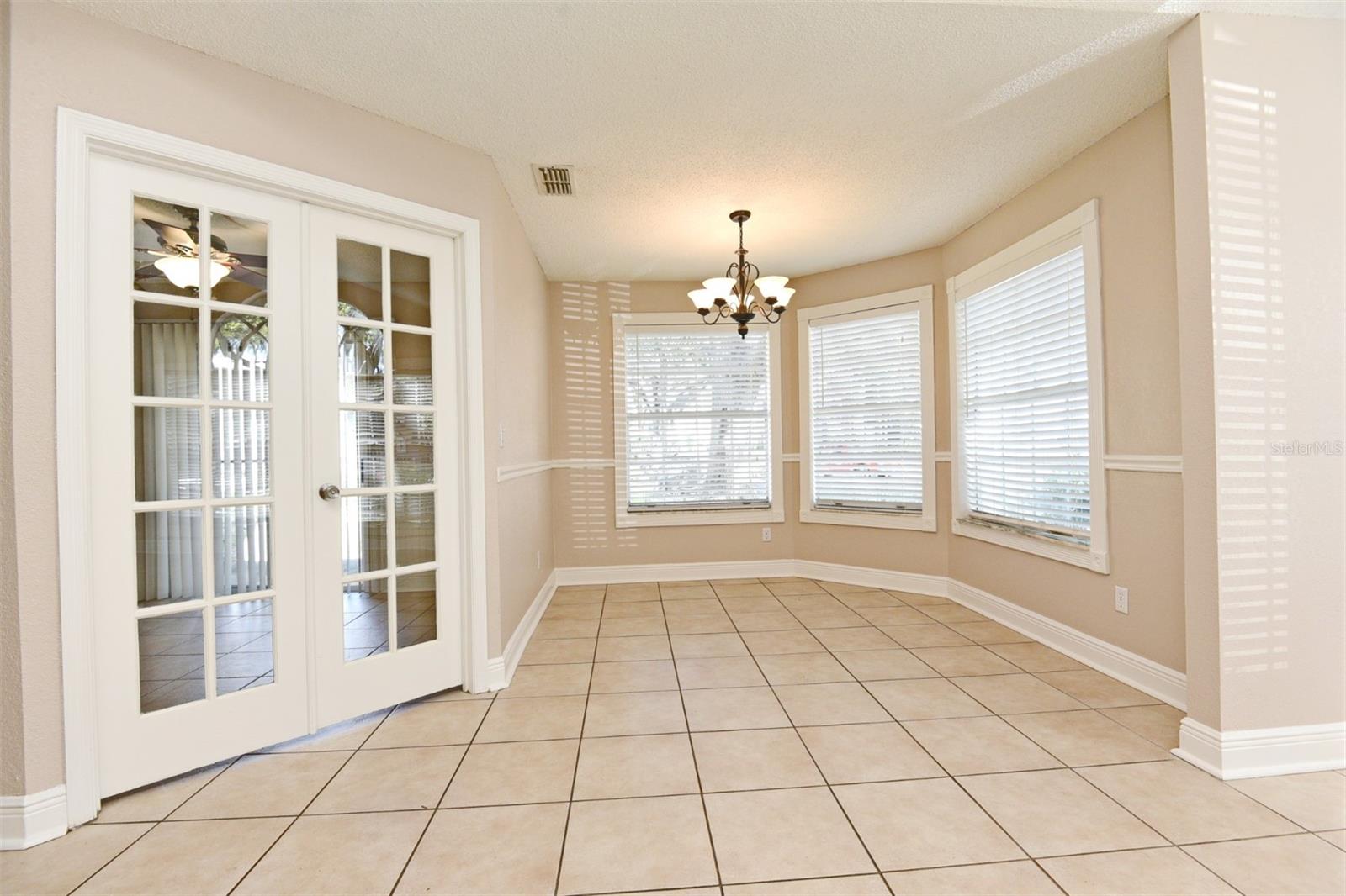 Image 8 of 25 For 952 Bird Bay Court 100