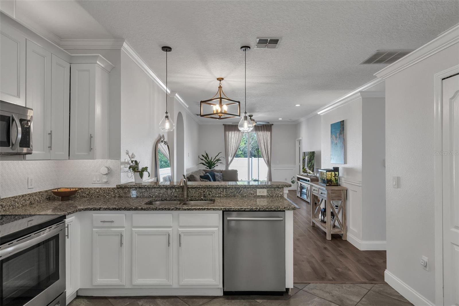 Image 10 of 53 For 10023 Shadow Creek Drive