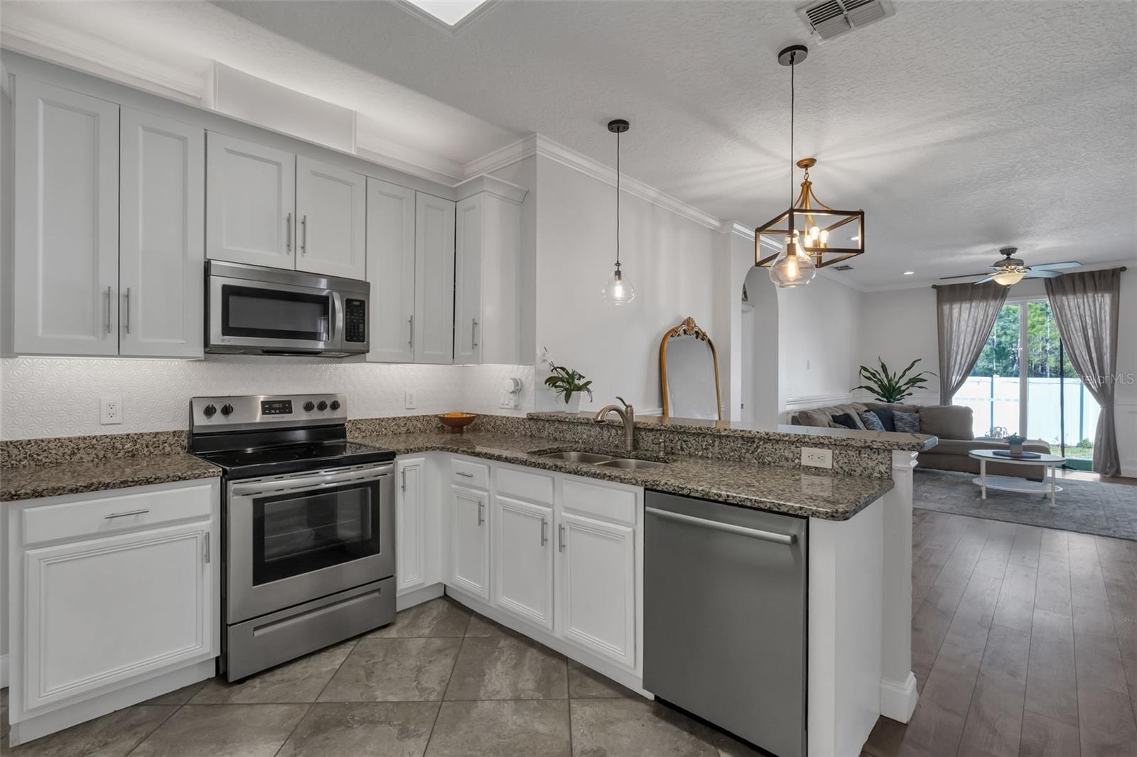 Image 13 of 53 For 10023 Shadow Creek Drive