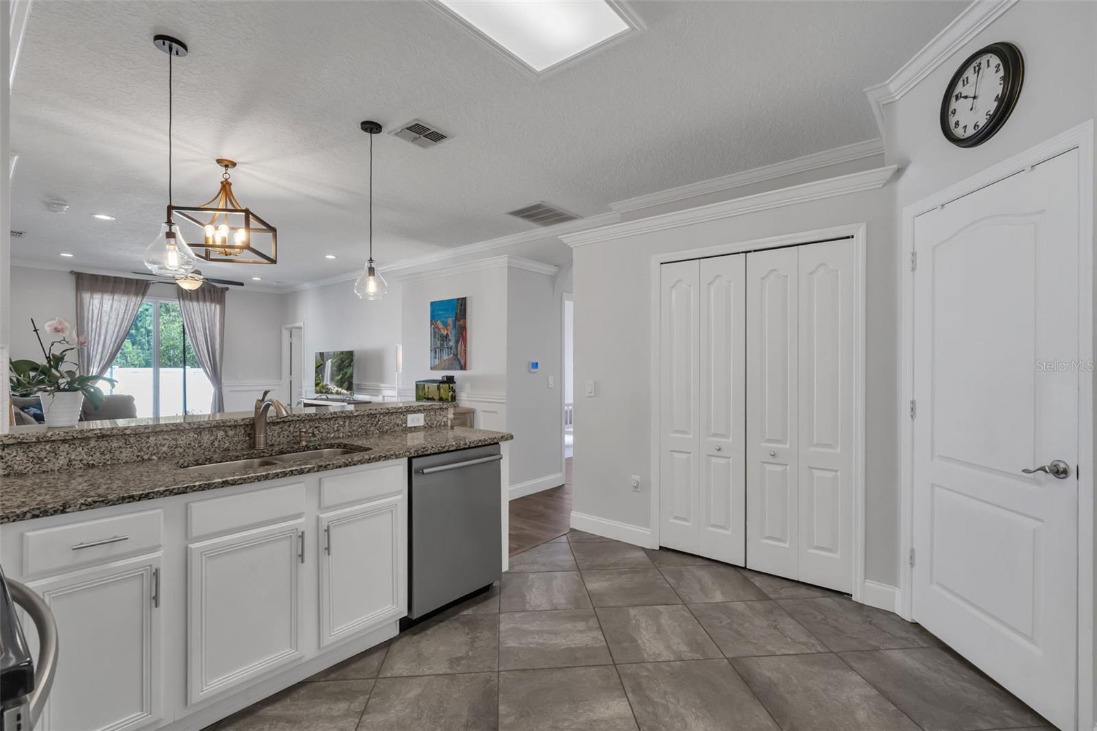 Image 14 of 53 For 10023 Shadow Creek Drive