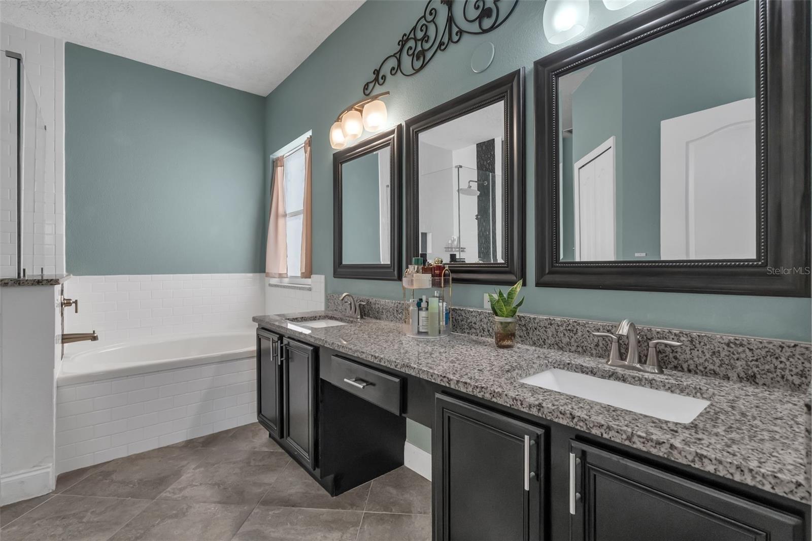 Image 32 of 53 For 10023 Shadow Creek Drive