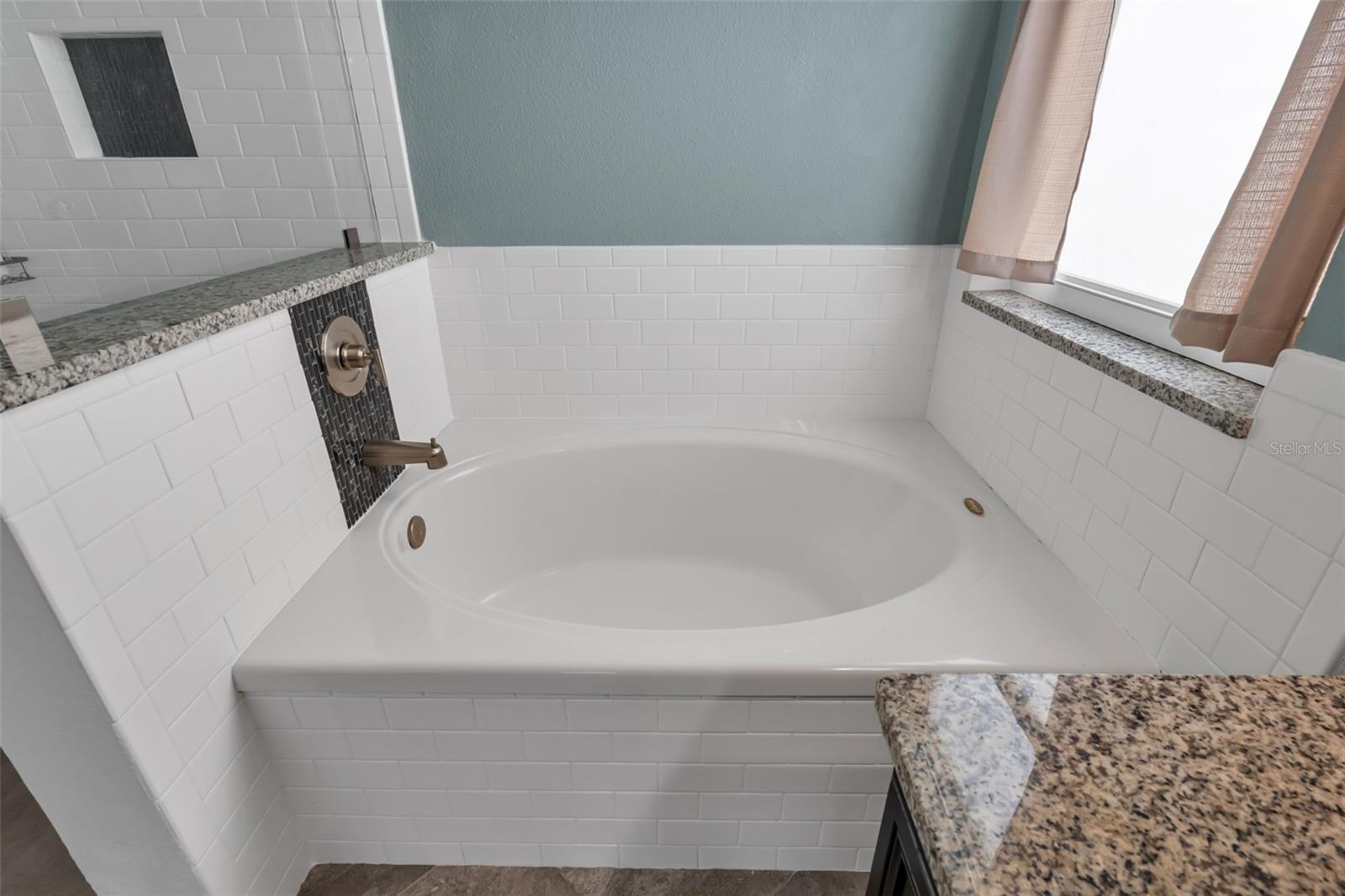 Image 34 of 53 For 10023 Shadow Creek Drive