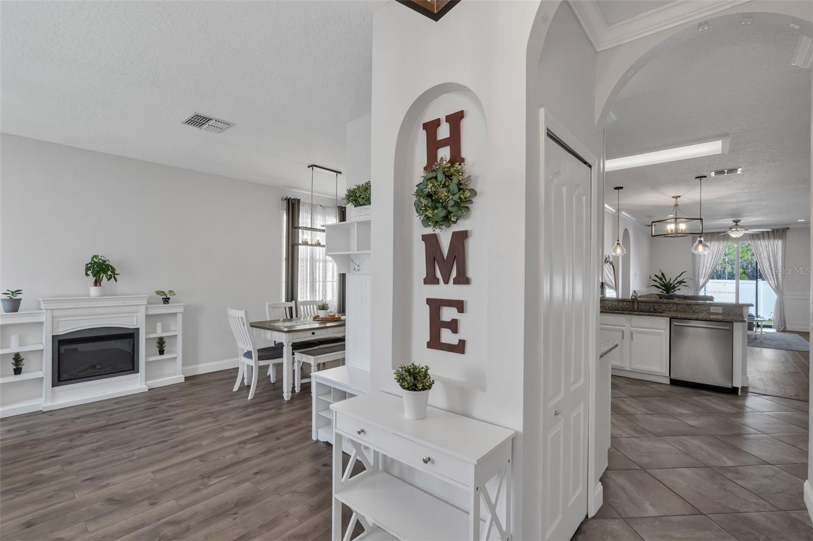 Image 4 of 53 For 10023 Shadow Creek Drive