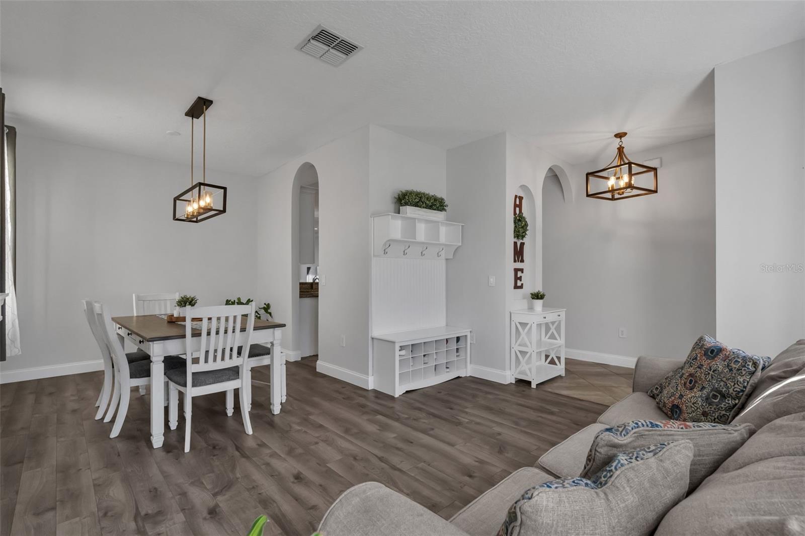 Image 8 of 53 For 10023 Shadow Creek Drive