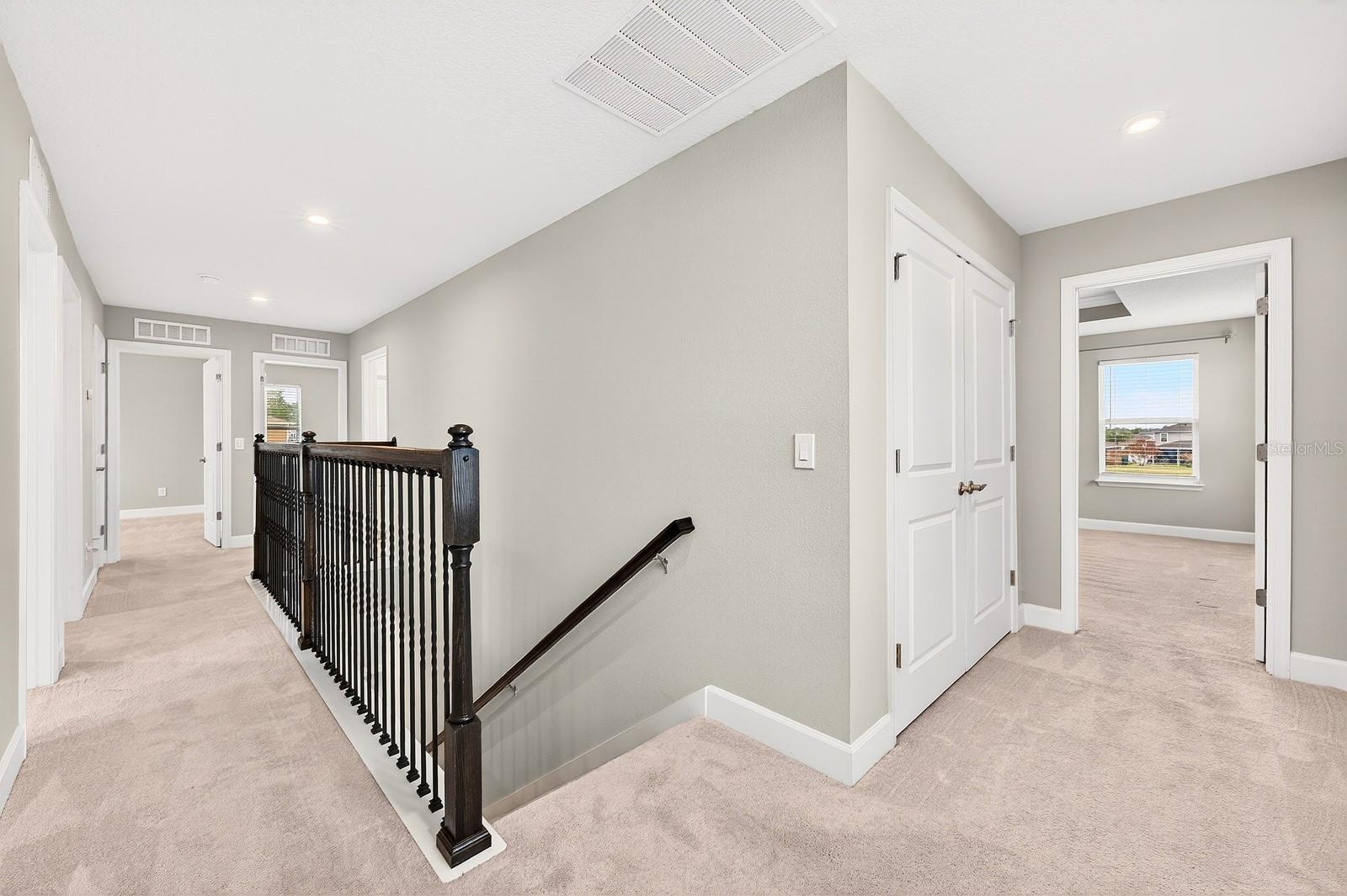 Listing photo id 12 for 3939 Clipstone Place