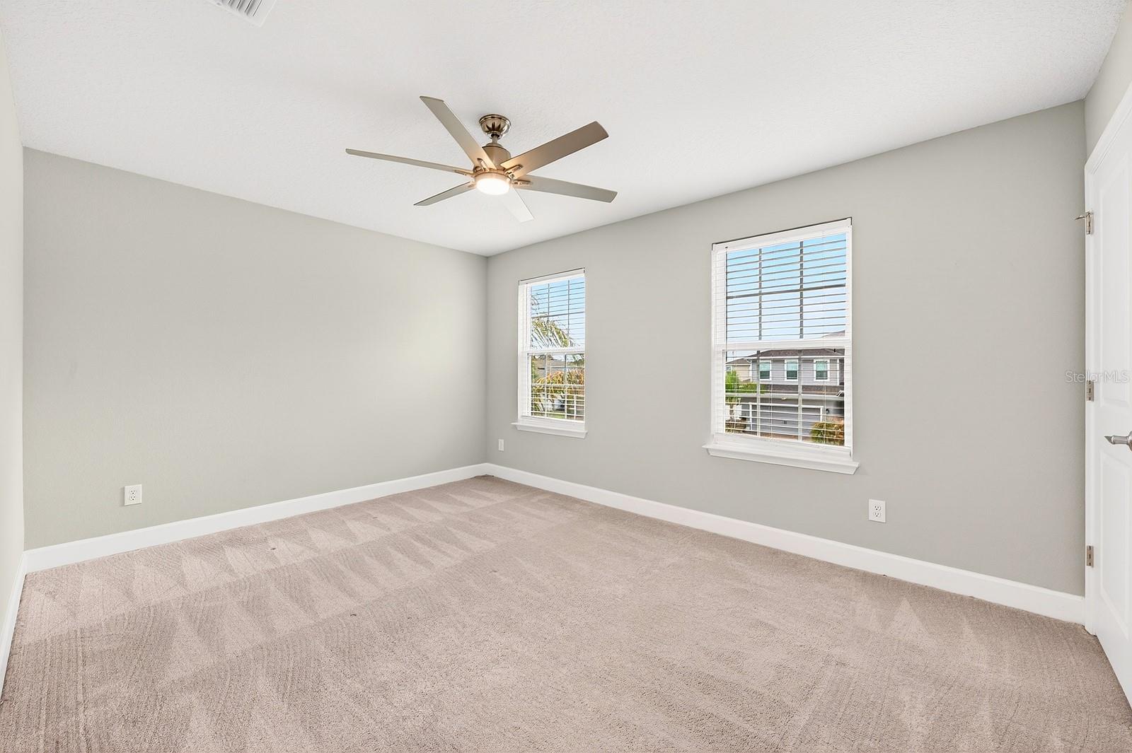 Listing photo id 17 for 3939 Clipstone Place