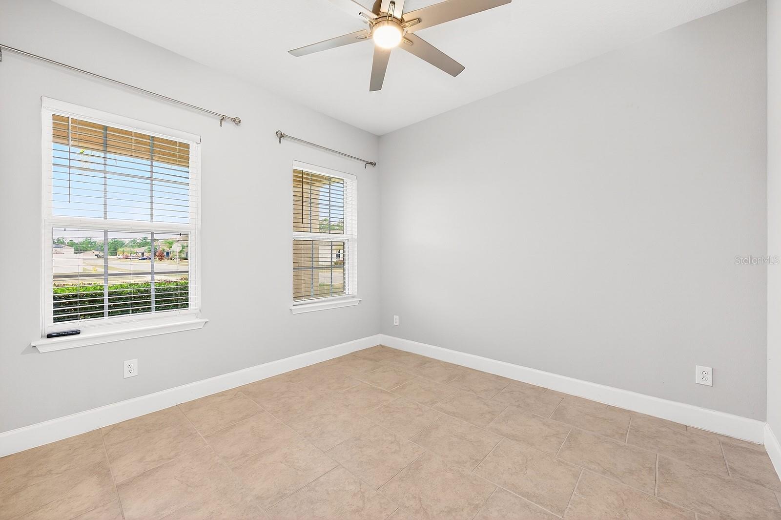 Listing photo id 34 for 3939 Clipstone Place