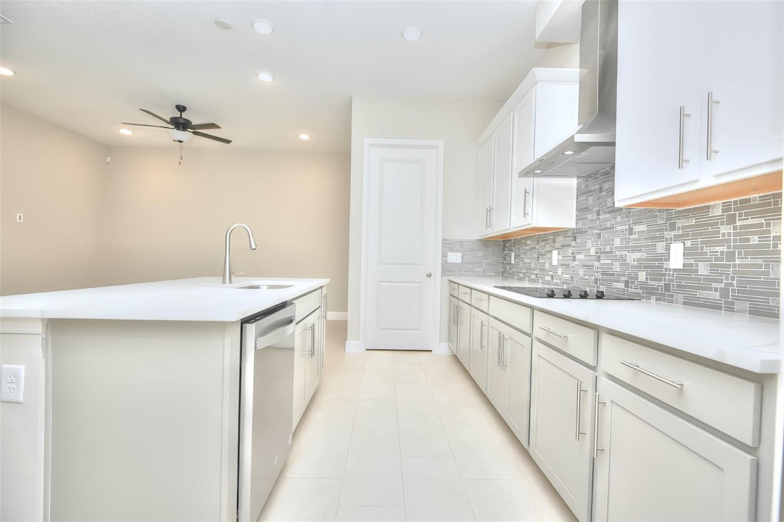 Image 10 of 28 For 2937 Voyager Avenue