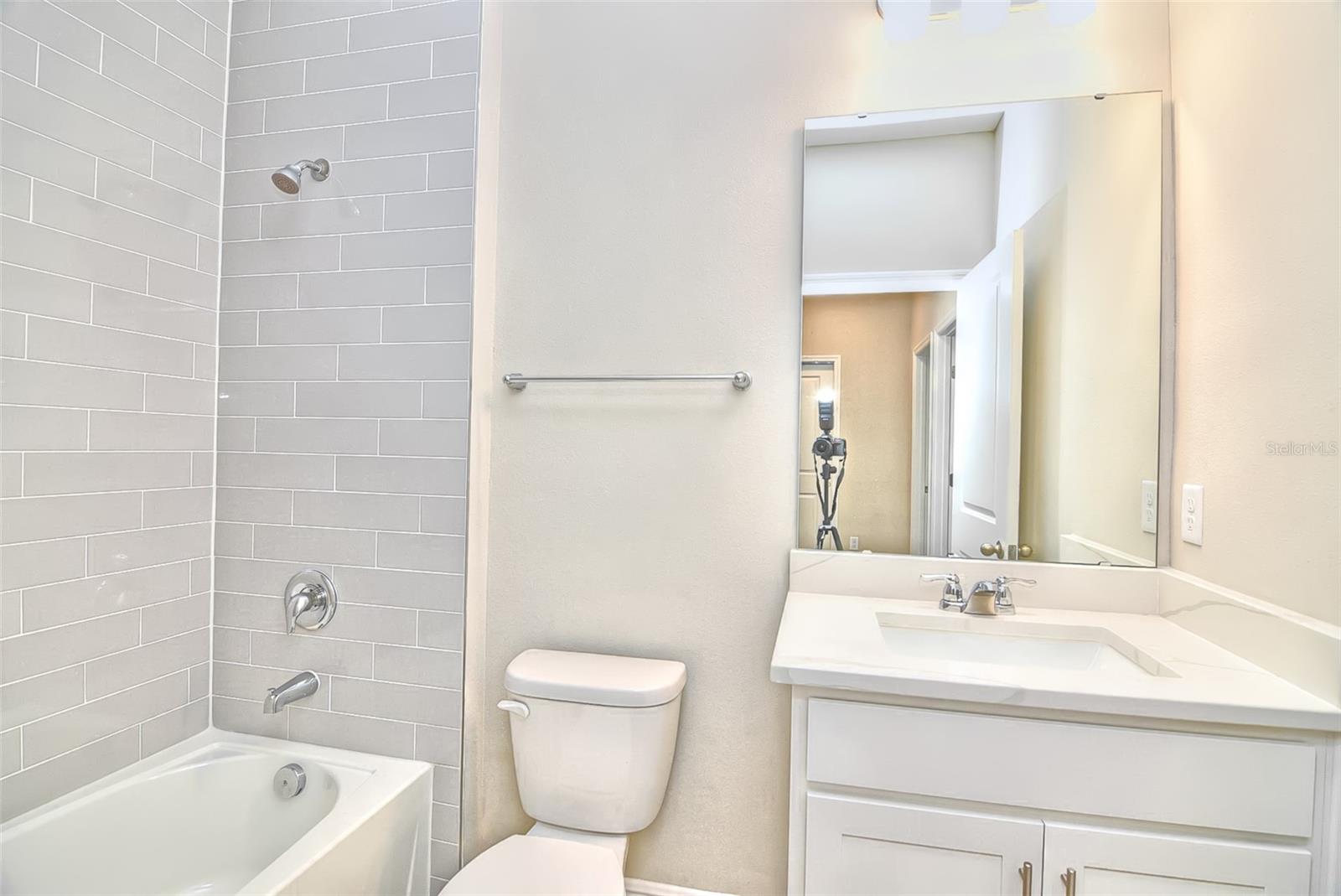 Image 18 of 28 For 2937 Voyager Avenue