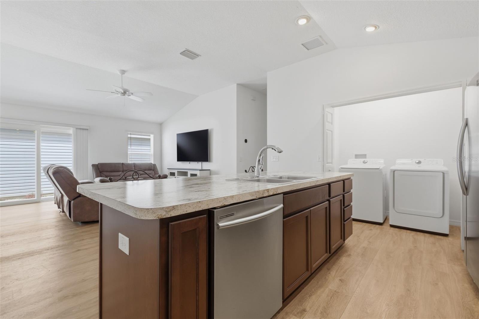 Image 10 of 25 For 2747 Dyson Loop