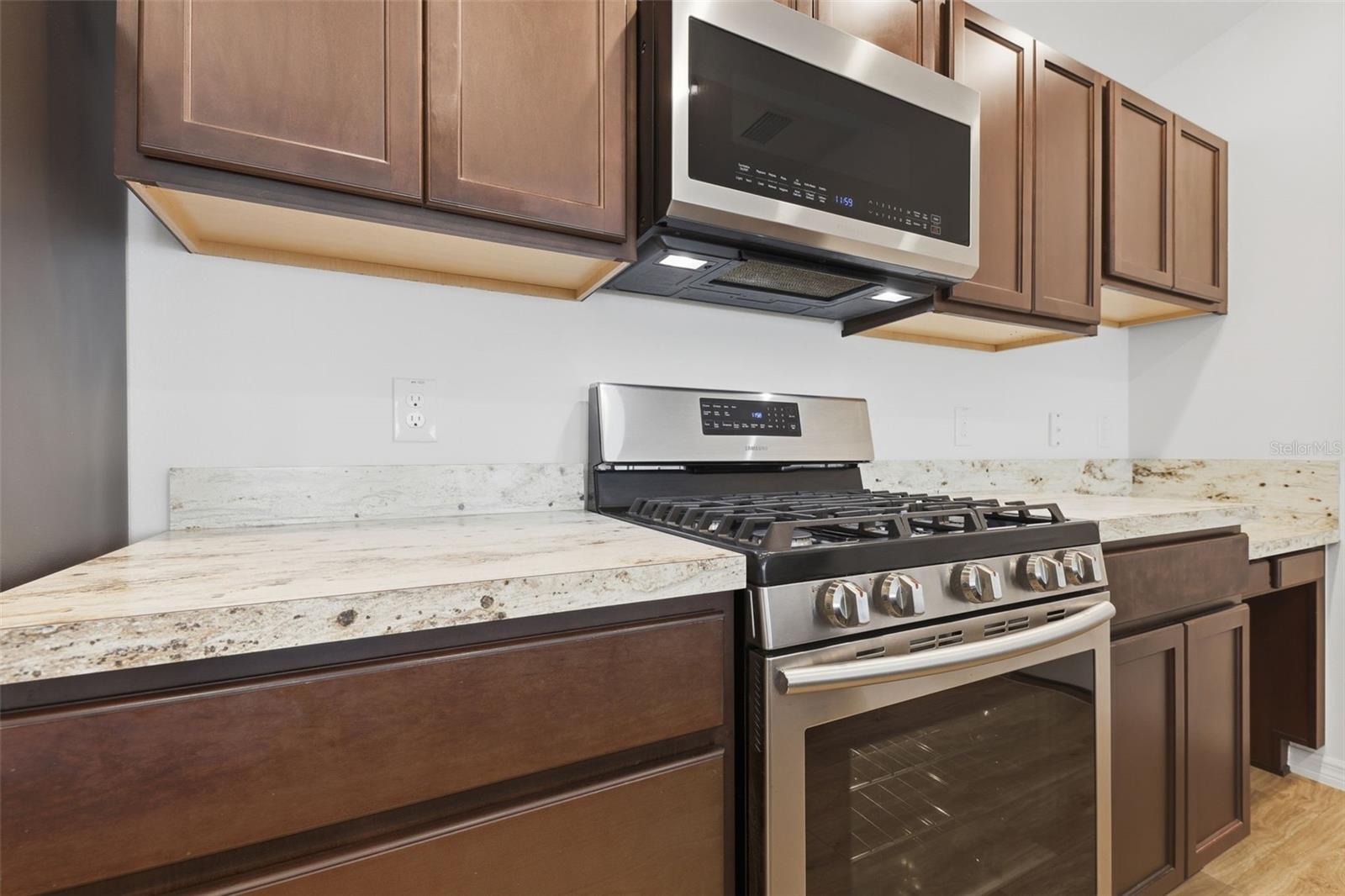 Image 12 of 25 For 2747 Dyson Loop