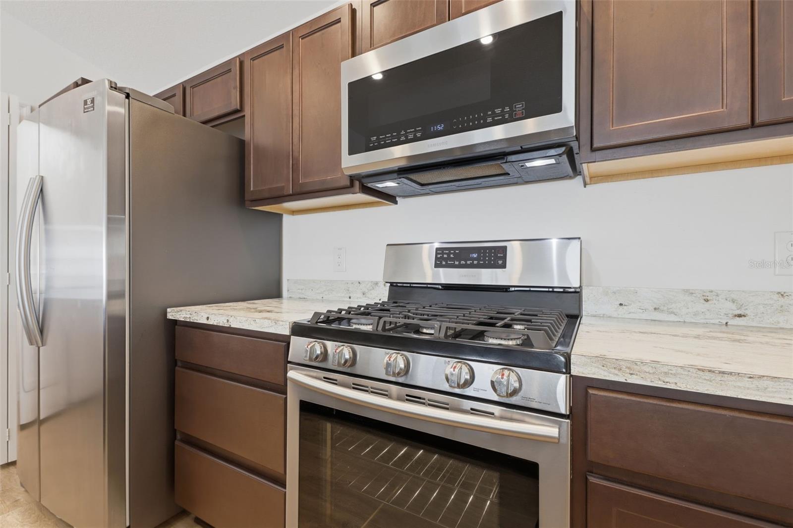 Image 13 of 25 For 2747 Dyson Loop