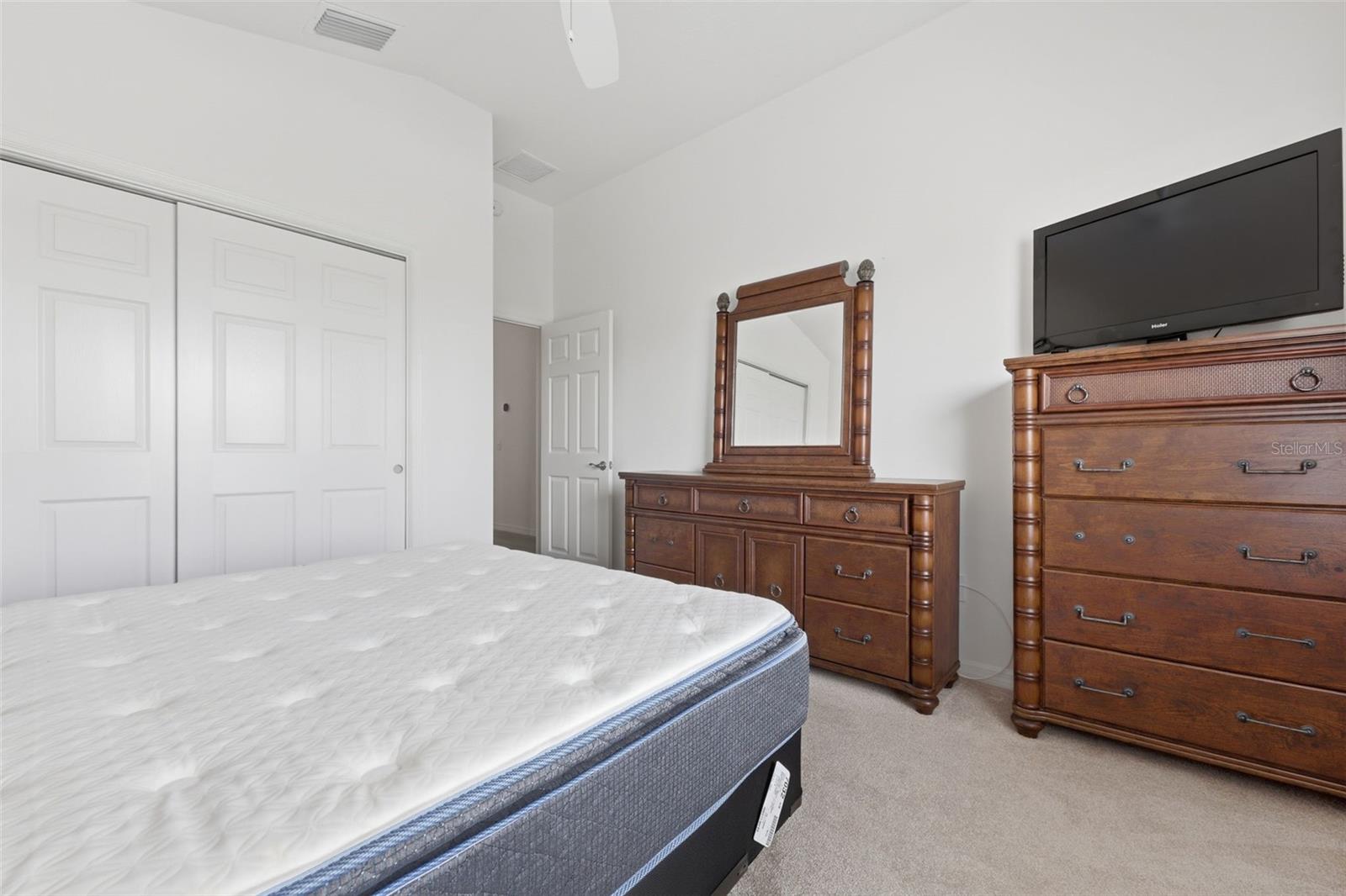 Image 17 of 25 For 2747 Dyson Loop