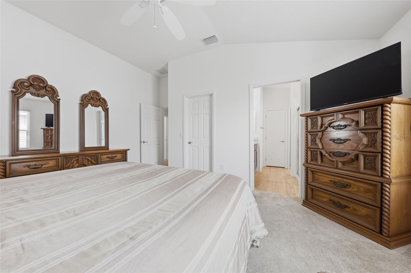 Image 18 of 25 For 2747 Dyson Loop