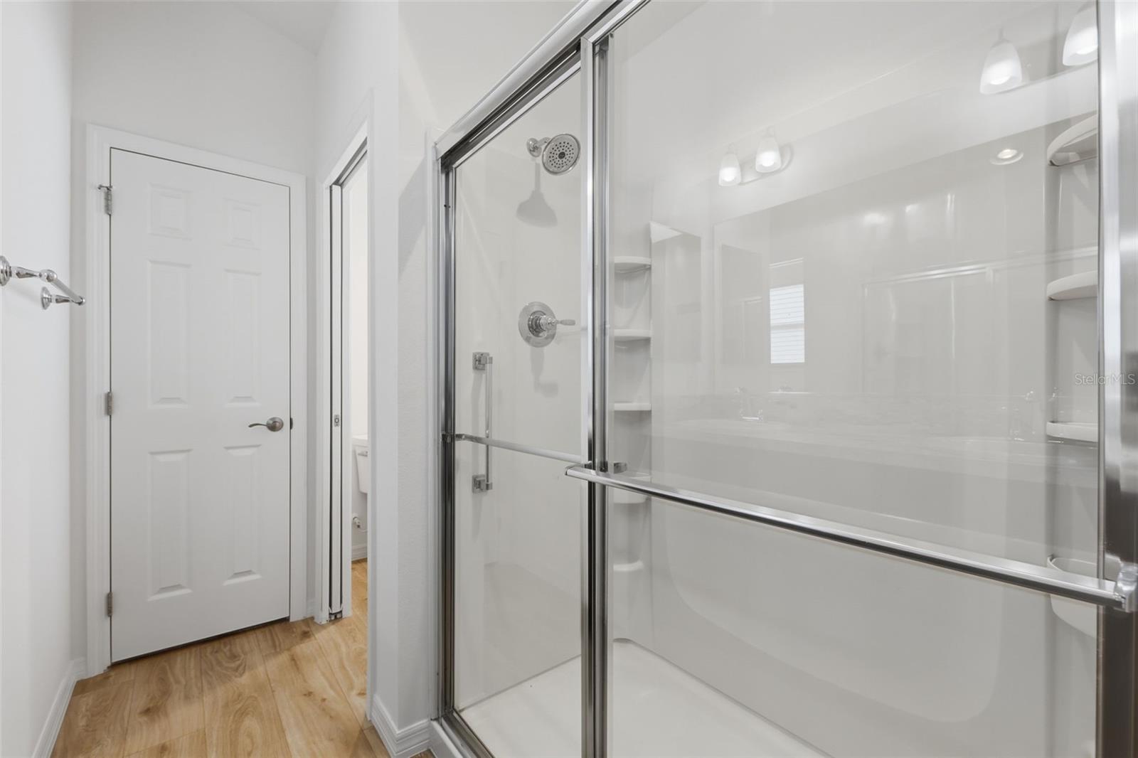 Image 22 of 25 For 2747 Dyson Loop