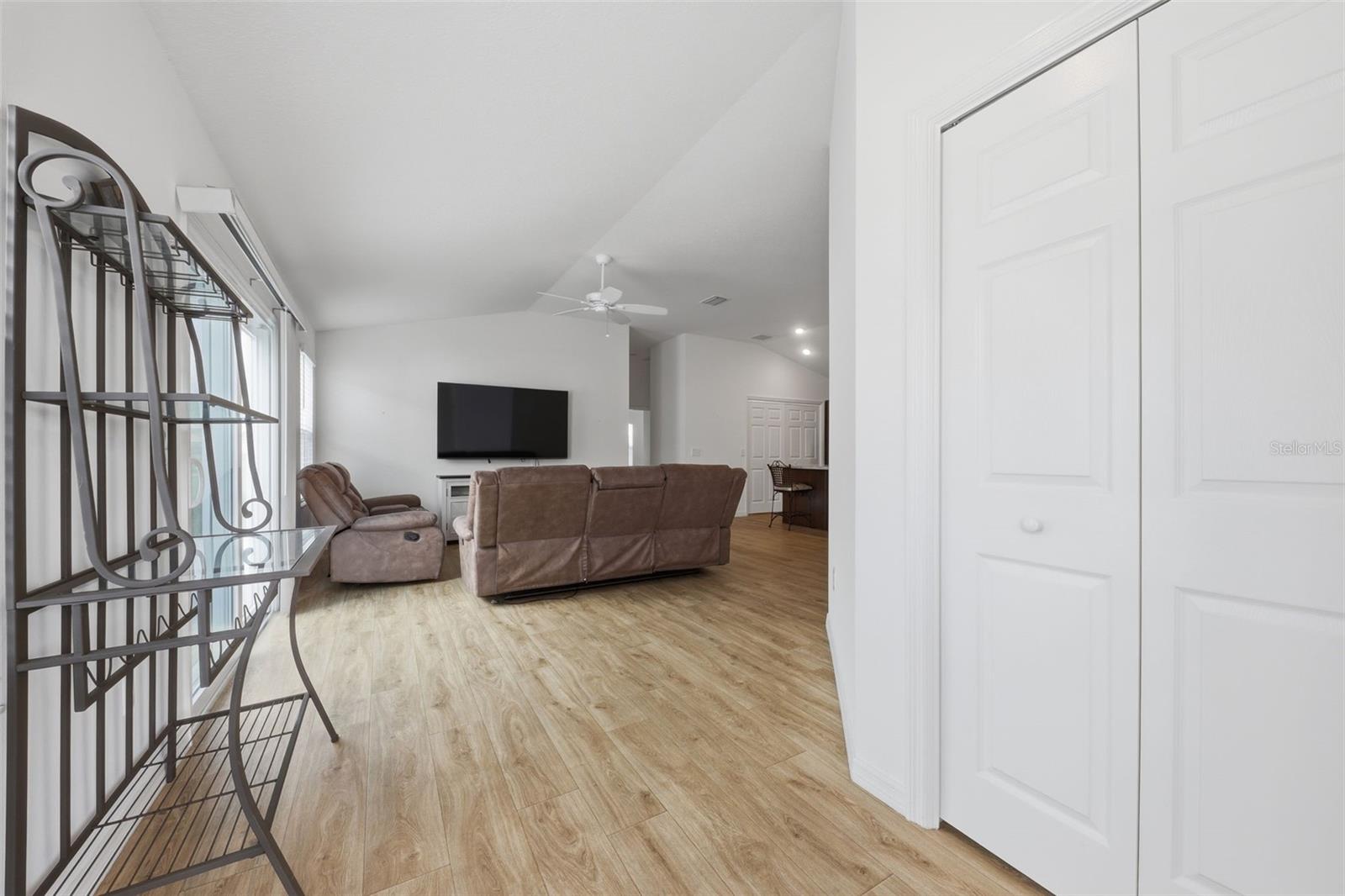 Image 5 of 25 For 2747 Dyson Loop