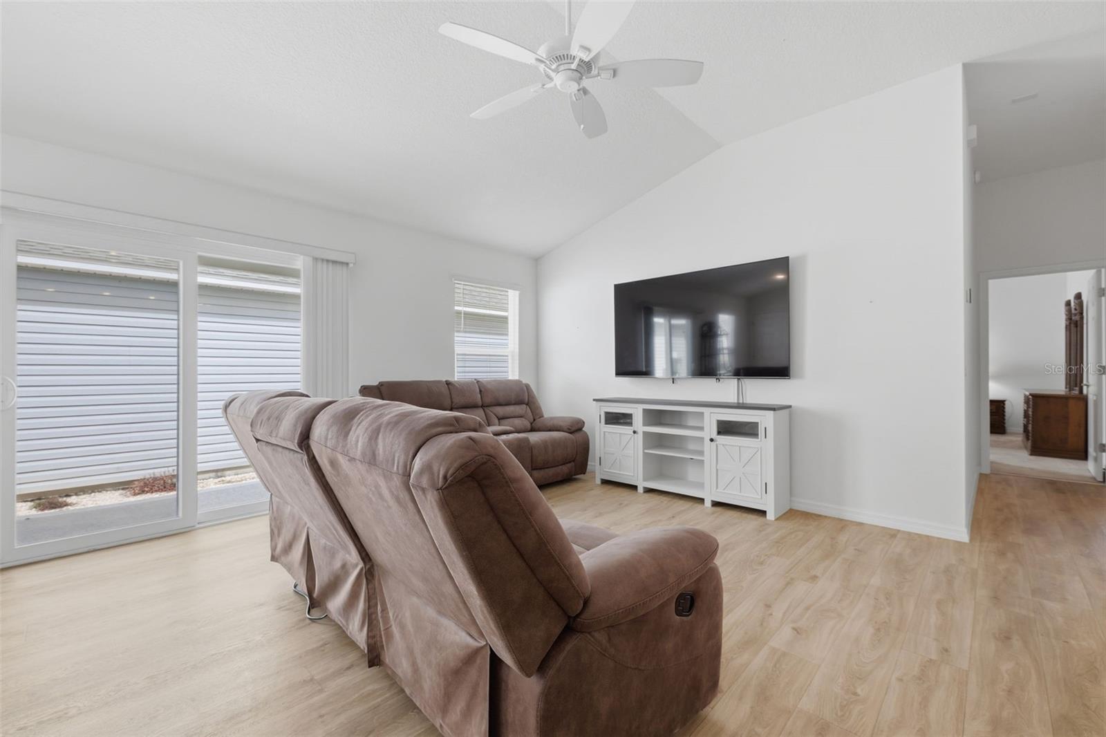 Image 6 of 25 For 2747 Dyson Loop