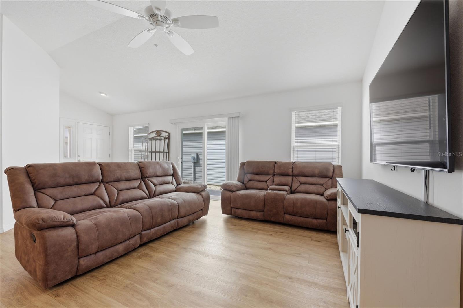 Image 8 of 25 For 2747 Dyson Loop