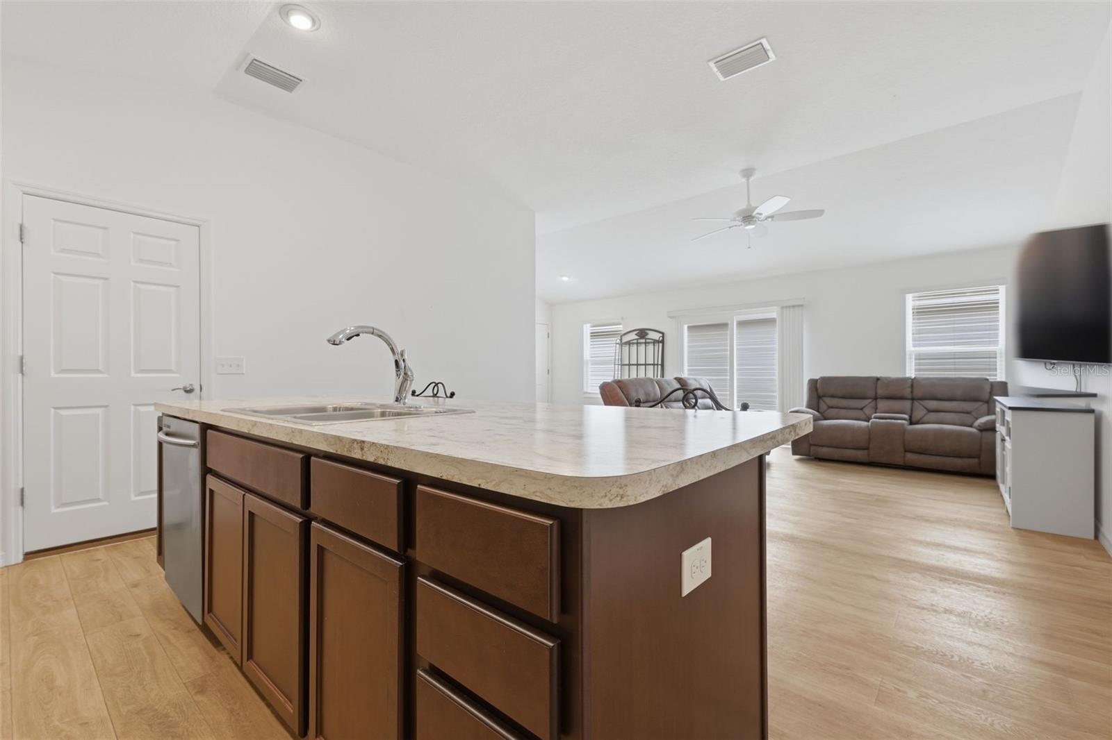 Image 9 of 25 For 2747 Dyson Loop