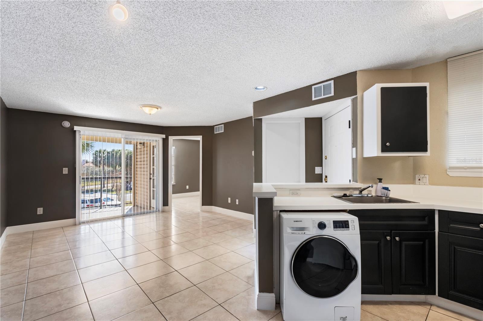 Image 5 of 11 For 1964 Lake Atriums Circle 160