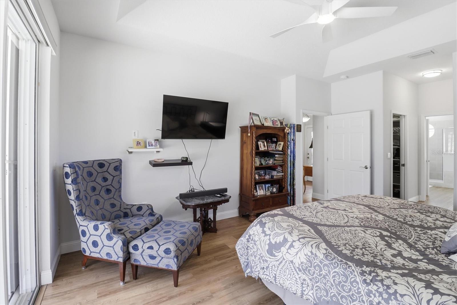 Image 26 of 45 For 840 Woodbine Drive