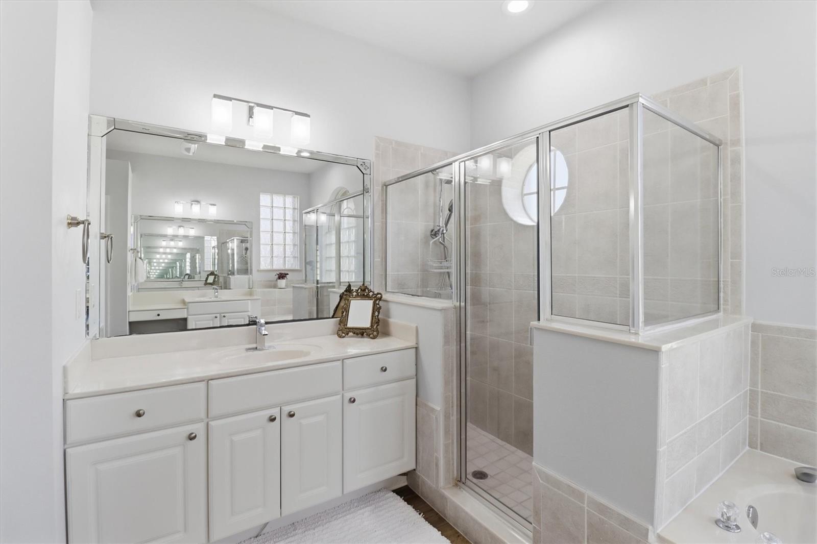 Image 29 of 45 For 840 Woodbine Drive