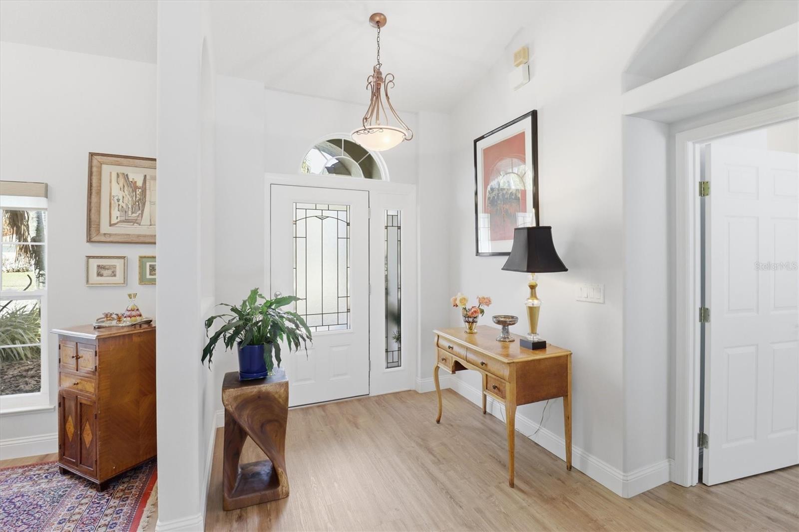 Image 8 of 45 For 840 Woodbine Drive