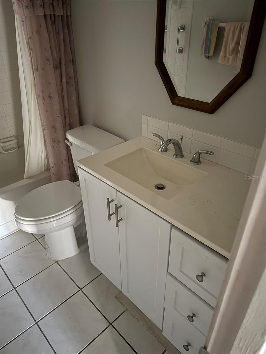 Image 5 of 7 For 1445 Malibu Circle Ne 110