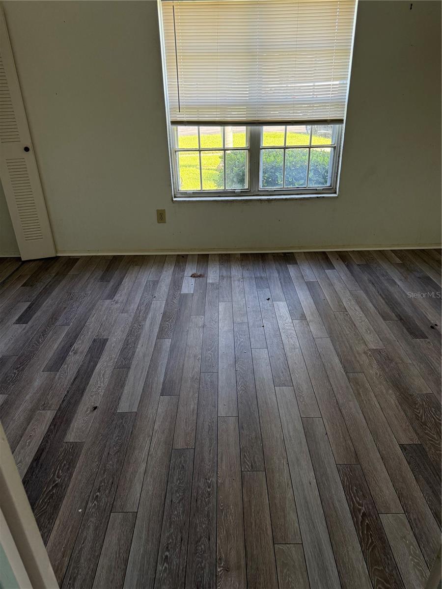 Image 6 of 7 For 1445 Malibu Circle Ne 110