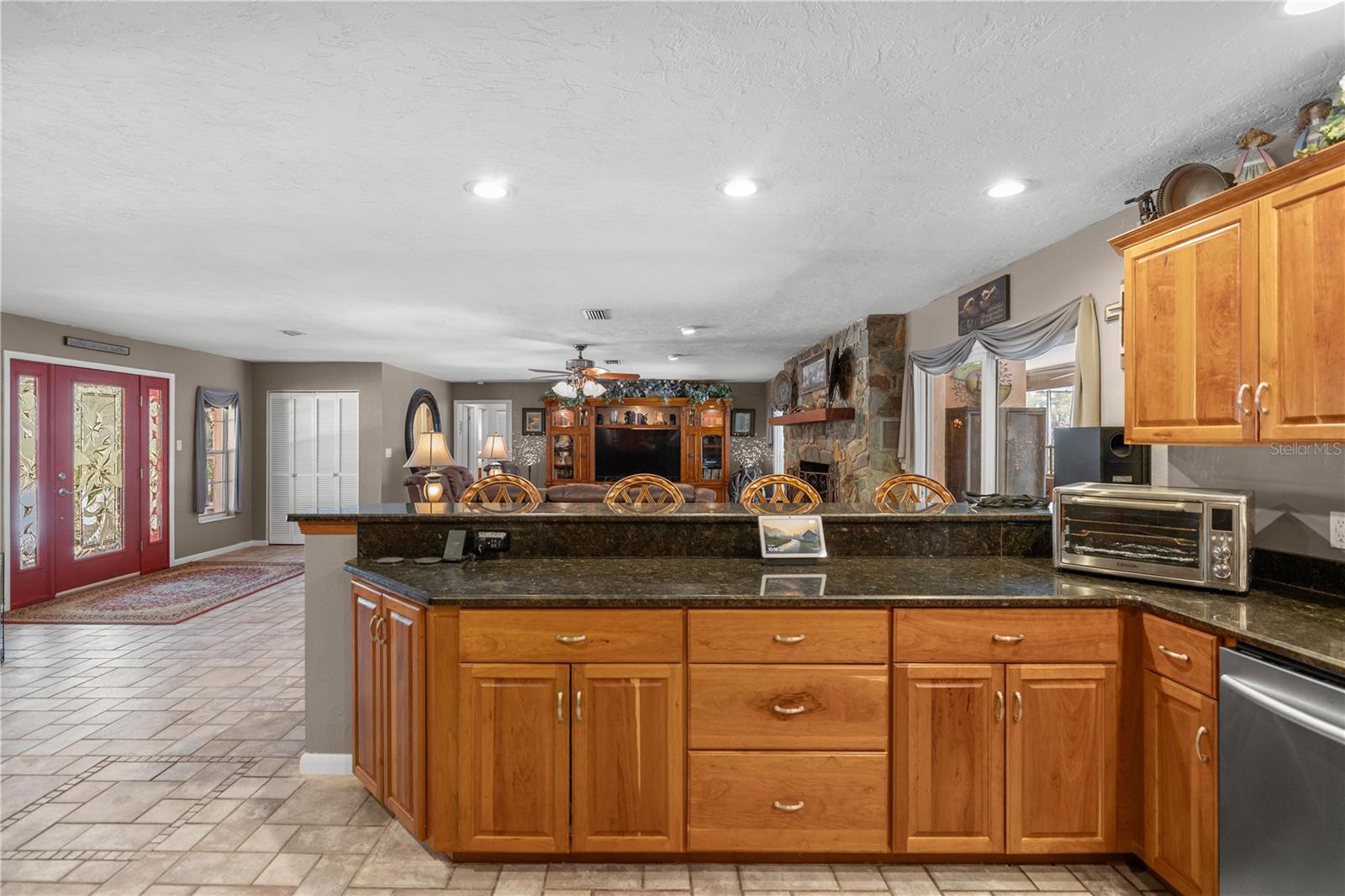 Image 12 of 49 For 19 Northern Dancer Drive