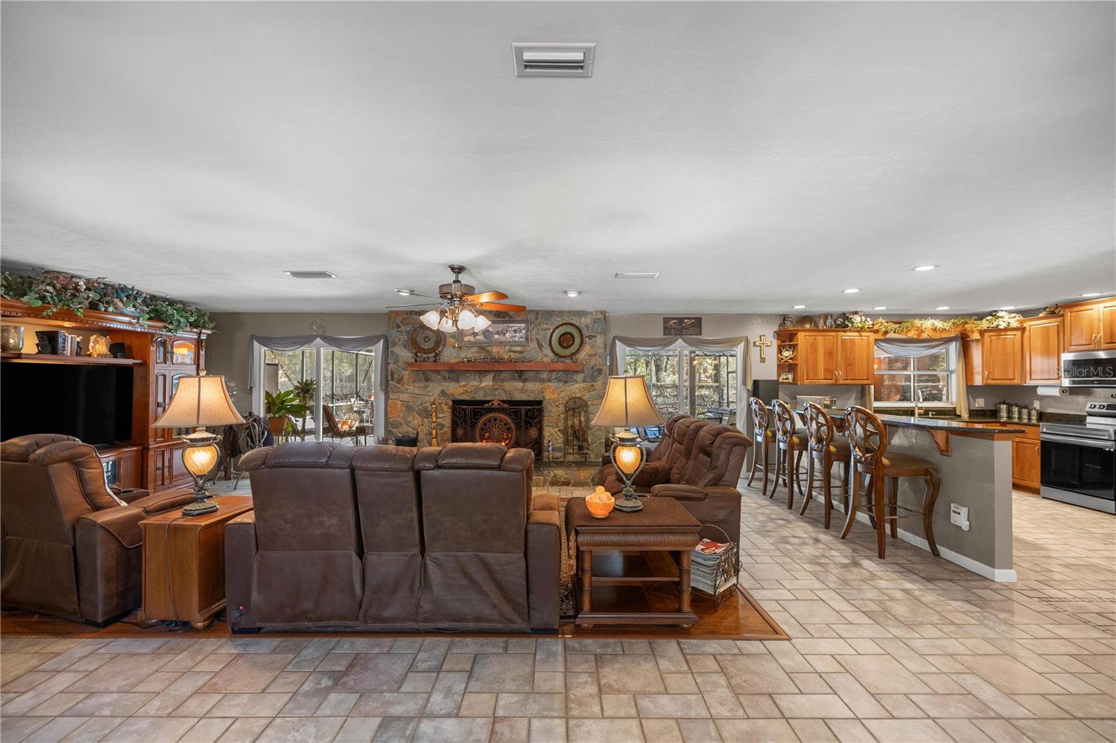 Image 6 of 49 For 19 Northern Dancer Drive