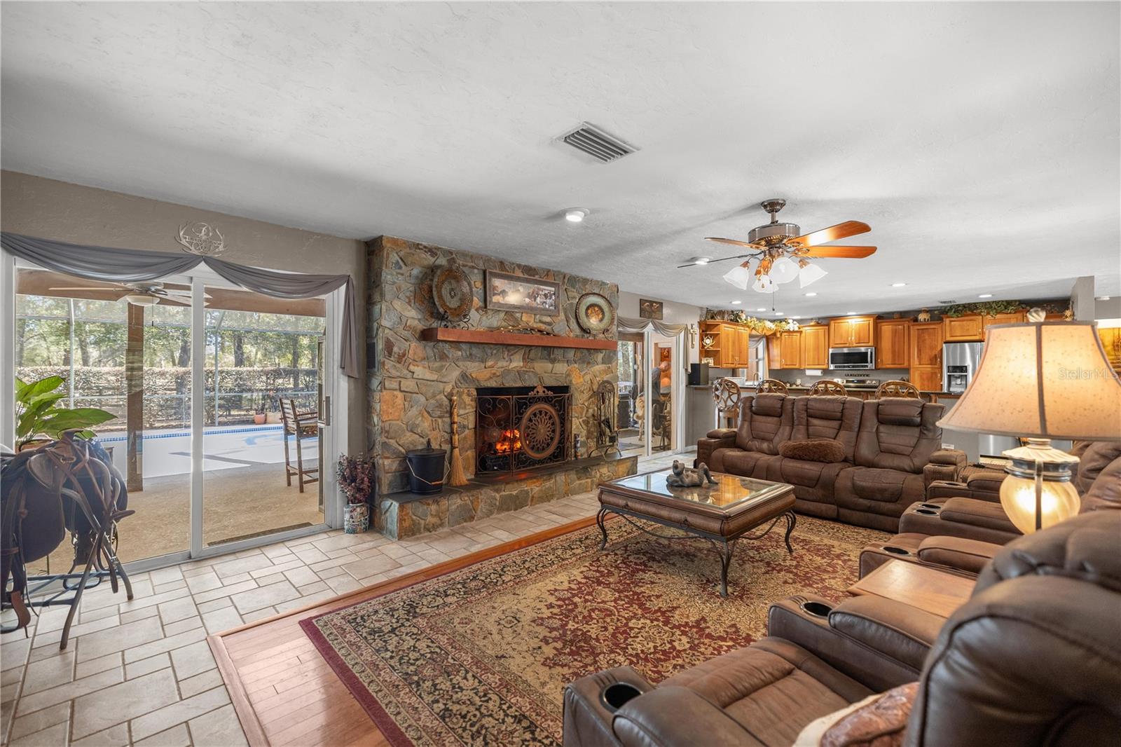 Image 9 of 49 For 19 Northern Dancer Drive