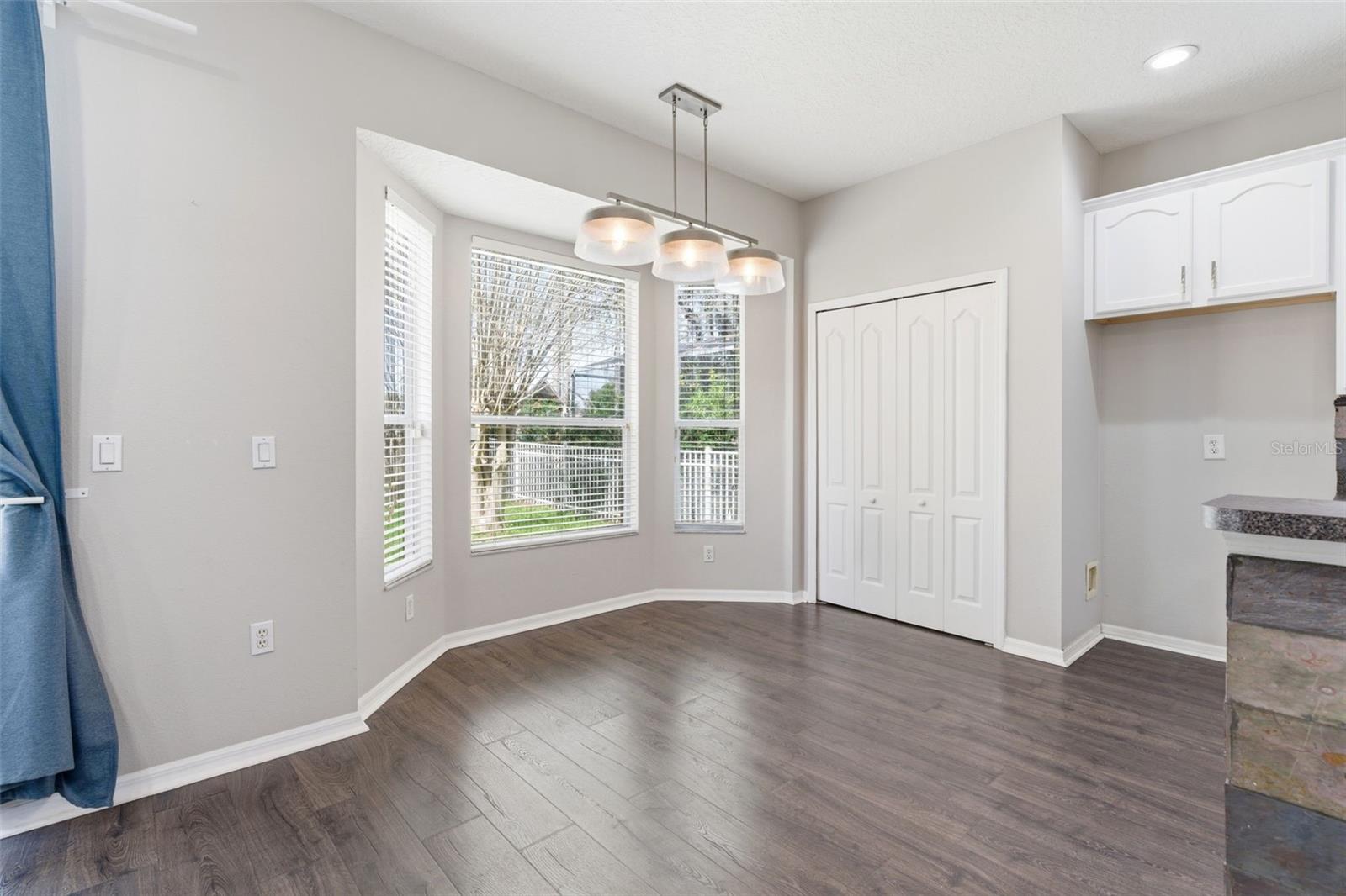 Image 14 of 47 For 141 Spring Glen Drive